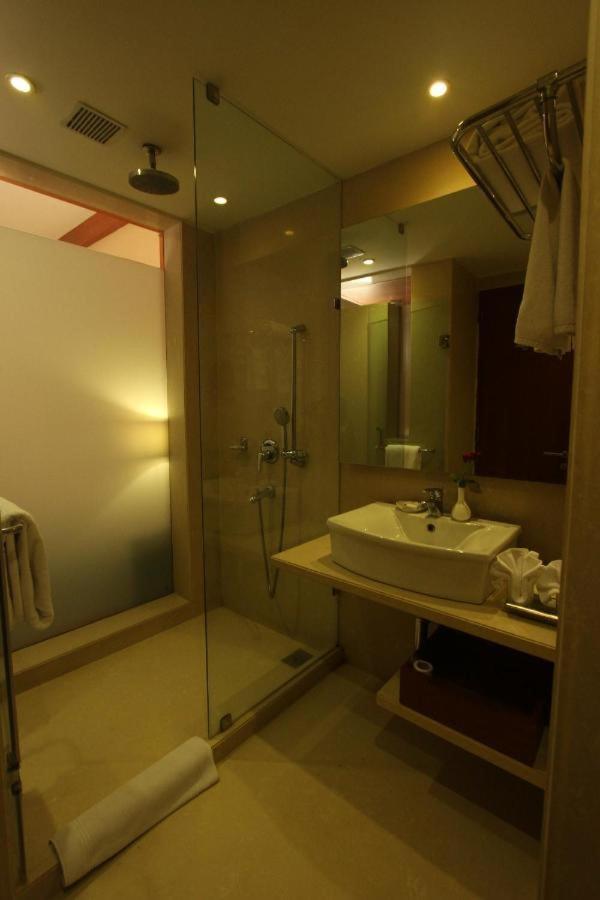 阿穆达巴 The Sky Imperial, Thaltej酒店 外观 照片