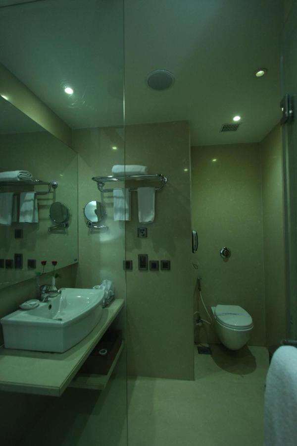 阿穆达巴 The Sky Imperial, Thaltej酒店 外观 照片